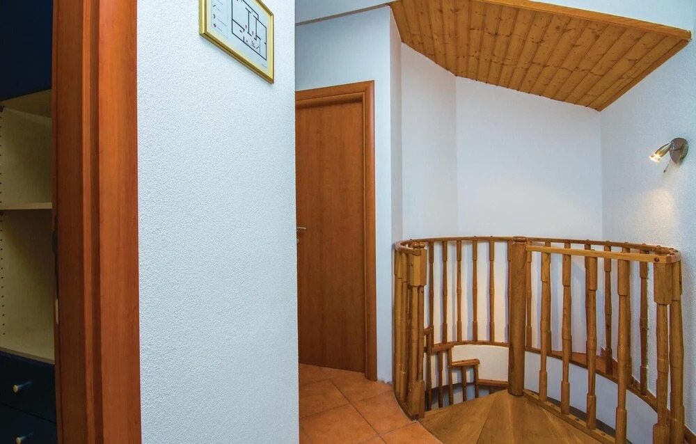 Stunning Home in Cavle With Wifi and 3 Bedrooms