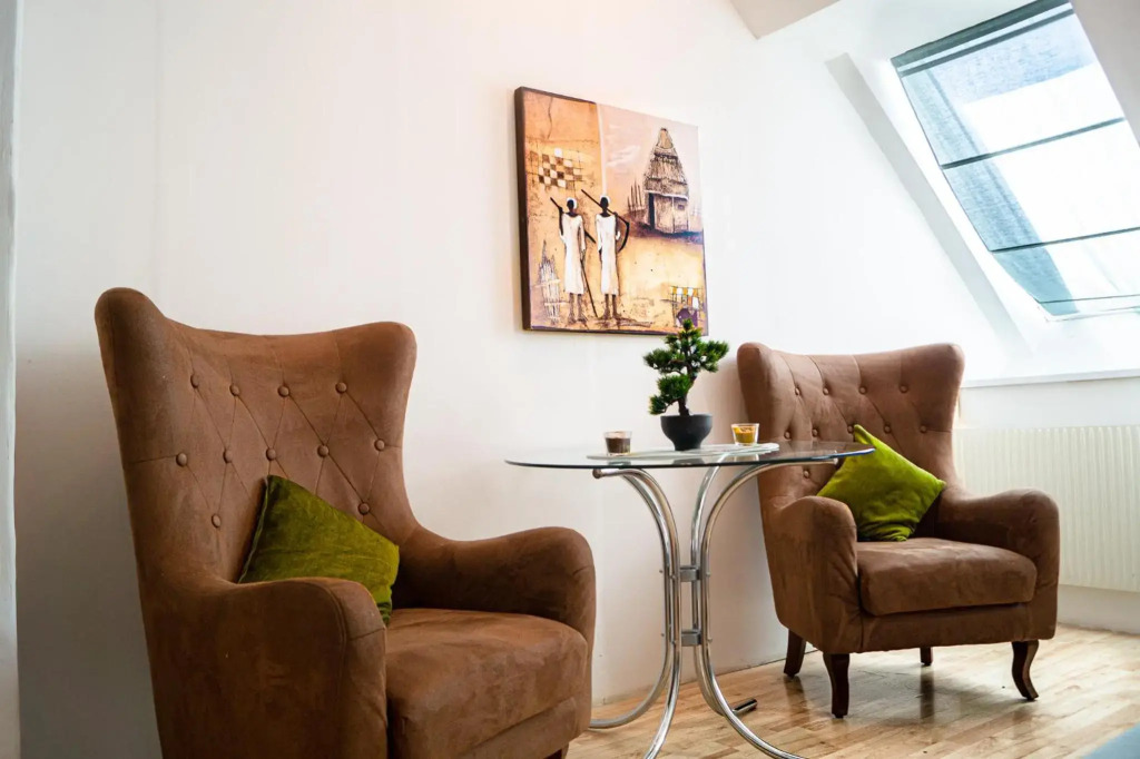Lovely 2 Apartments - Suitable for Long Stays