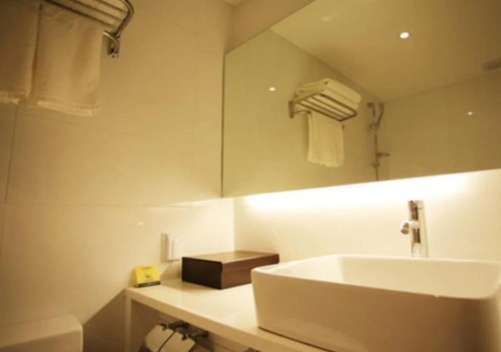 I.T.W. Hotel