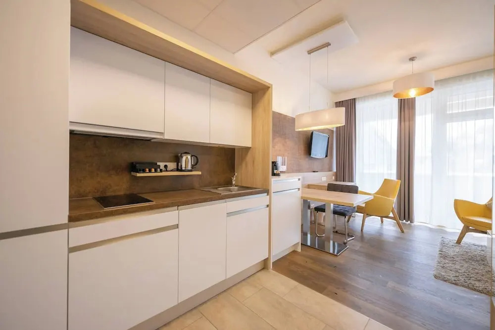Comfort Studio With King-size Bed for 2 People 24-7 Check-in