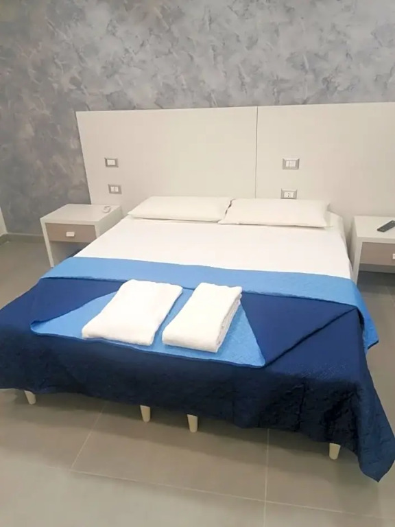 3 Rooms Chiaia