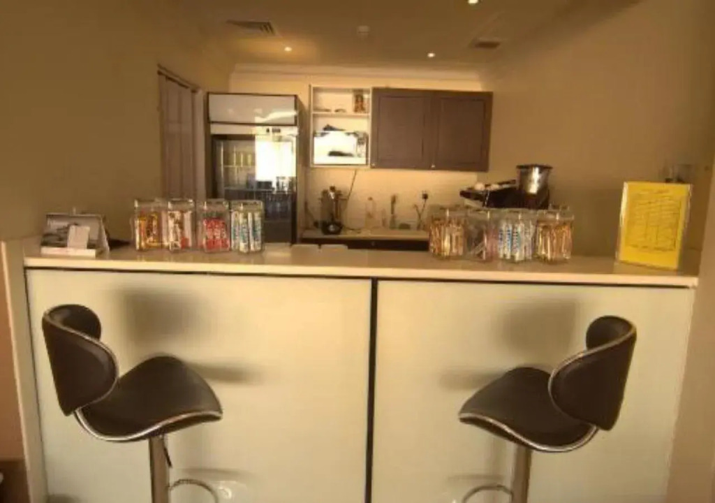 Rose Palace Hotel Suites