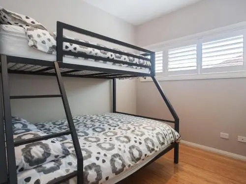 7a Judith Street stunning duplex with ducted air conditioning