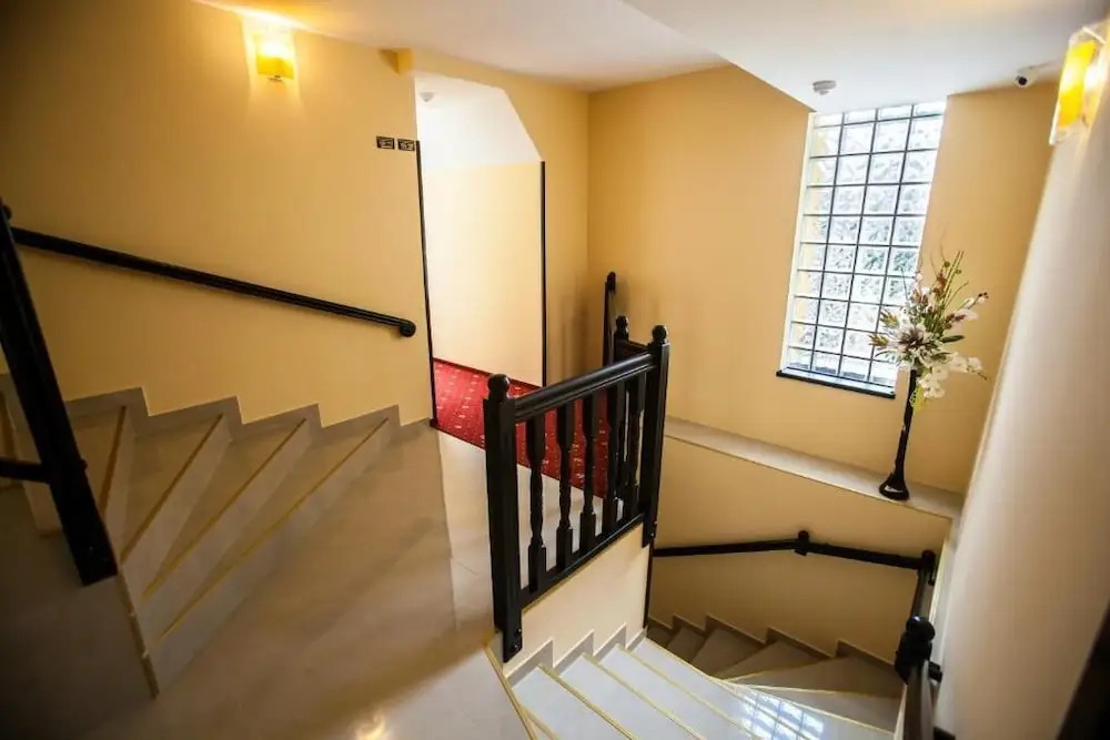 Extravagance Hotel