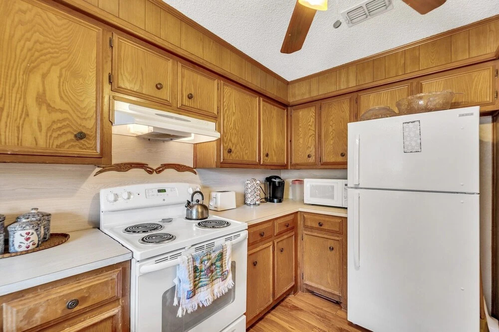 Stead House-3bd/2ba, Ttu,  Fall Specials! 3 Bedroom Home by RedAwning