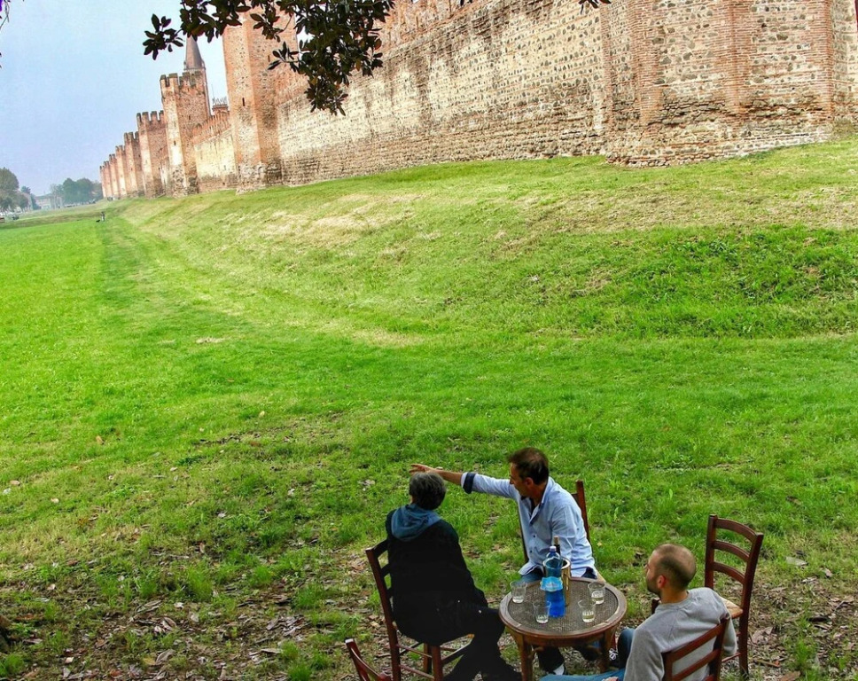 Casale Medievale-Per La Dolce Vita