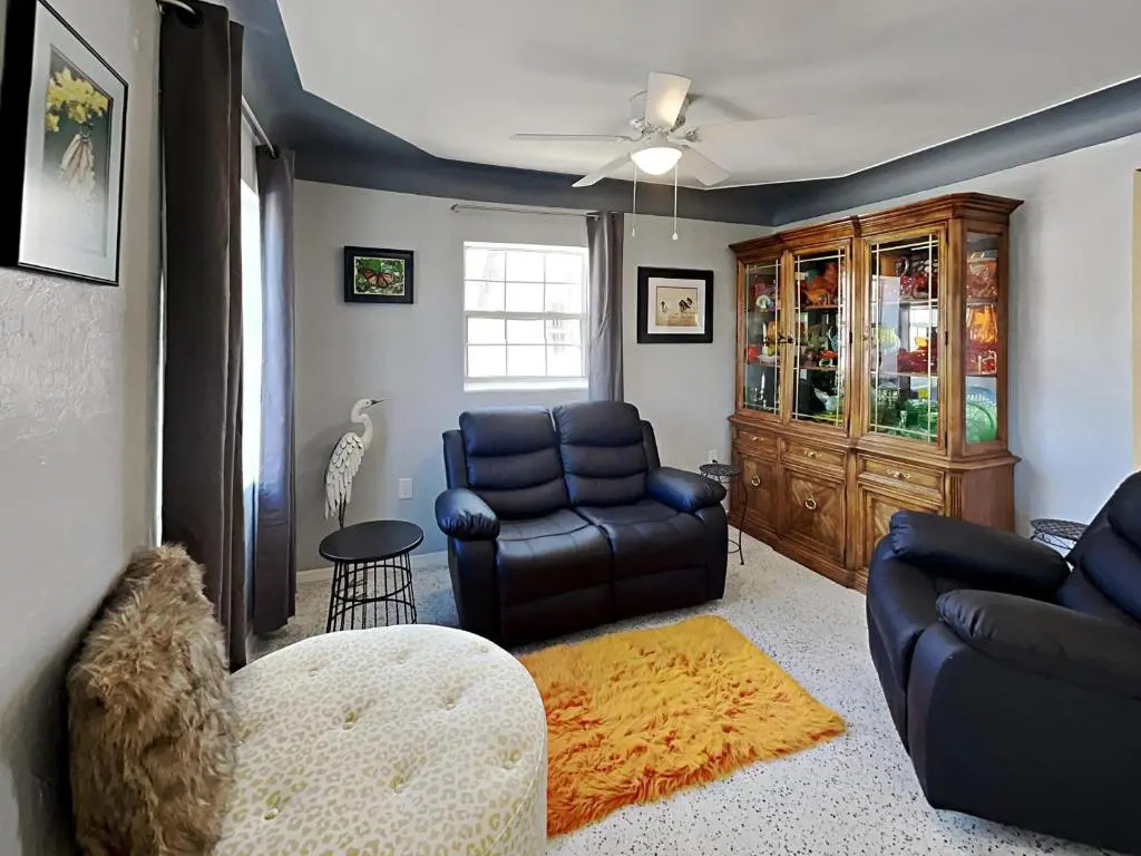 214 Fairweather Ln