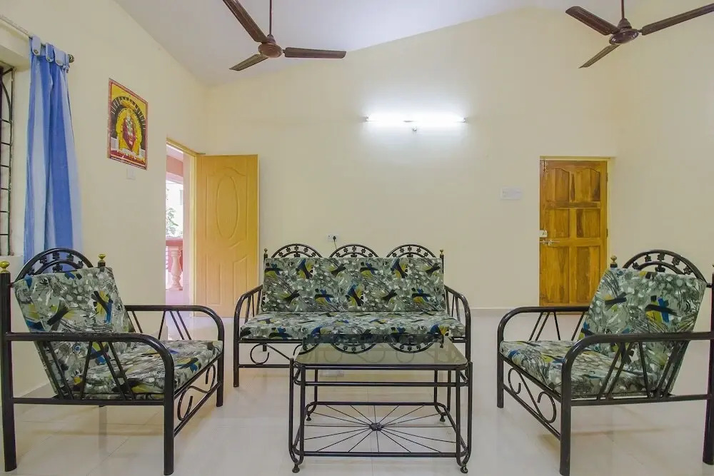 OYO 17401 Home Peaceful 2BHK Calangute