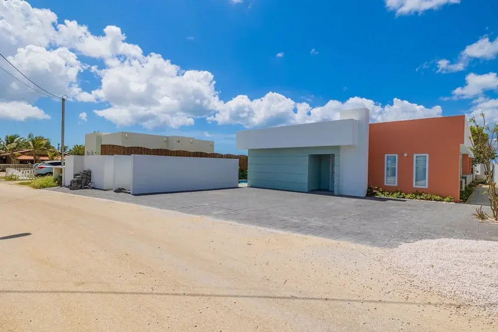 4BR 3BA Newly Built w Private Pool 5 min 2 Beach
