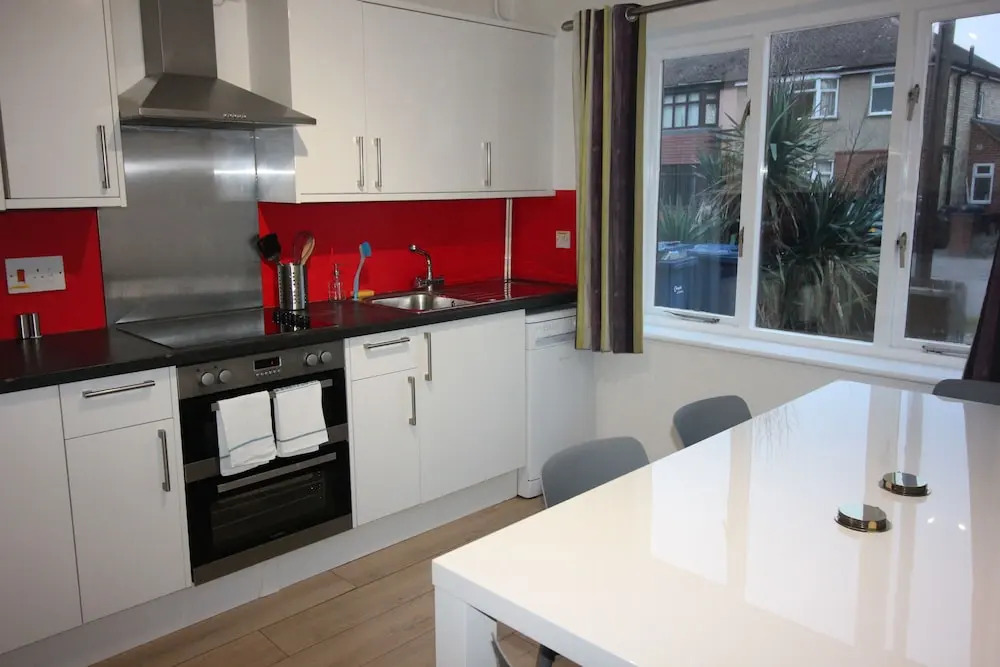 Cherry Hinton Rooms (SnooozzZ)
