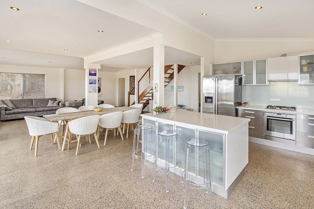 Margaret River Farmhouse - Serene Bushland Getaway