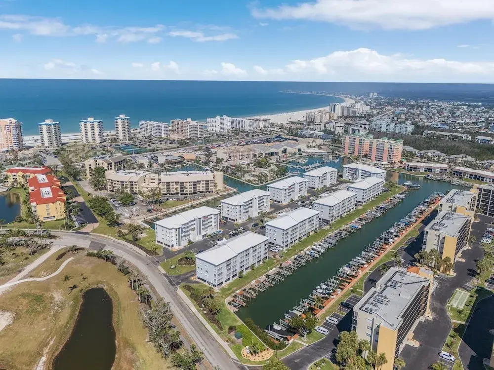 Royal Pelican - New Listing - 4511 Bay Beach Ln 2 Bedroom Condo by RedAwning