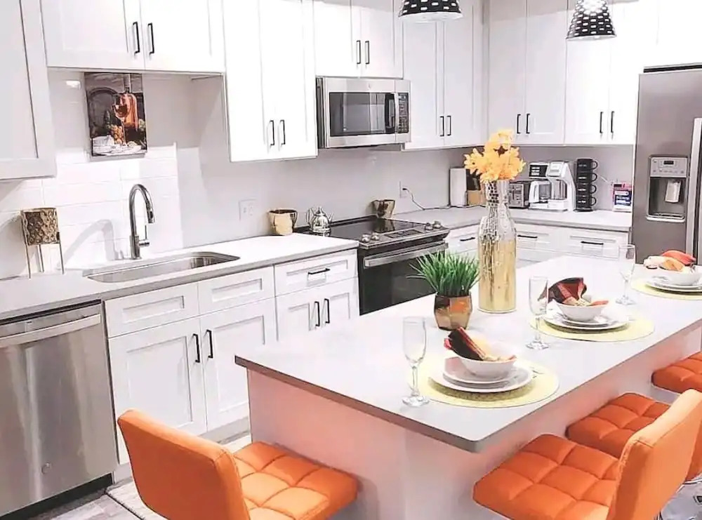 Lux and Cozy 2beds 2 Baths up to 8 guest