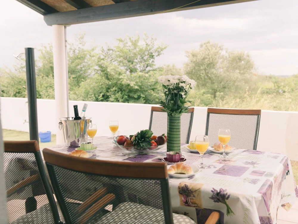 Modern Holiday Home in a Quiet Area, Private Pool, Lovely Roofed Terrace, BBQ