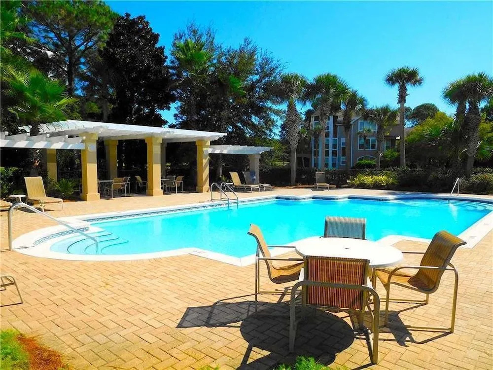 8554 Turnberry - 3 Br condo by RedAwning