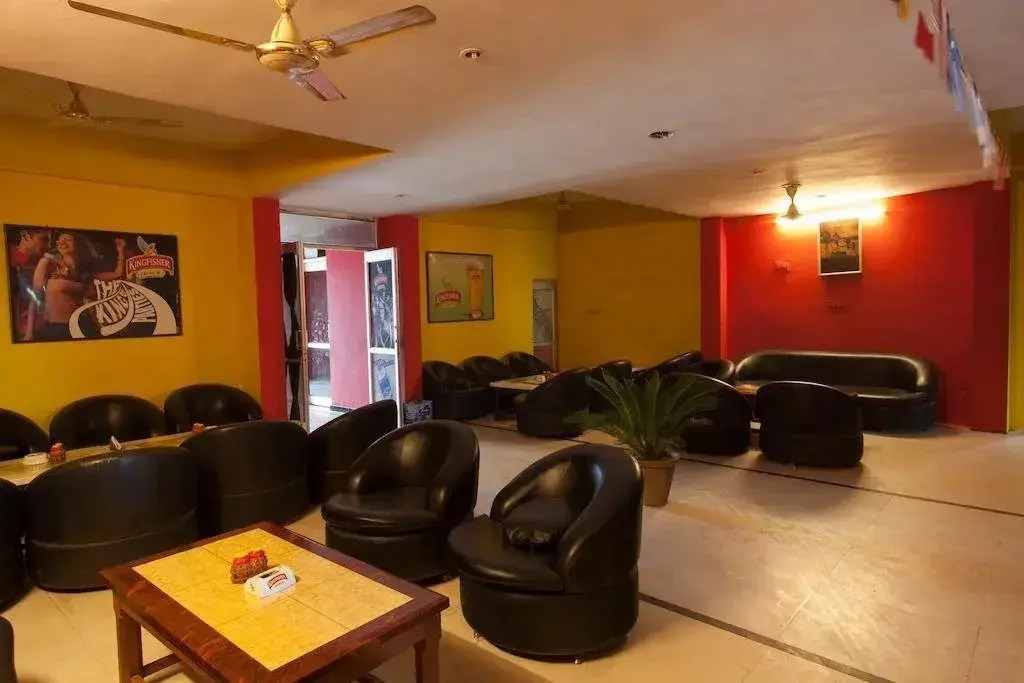 R K Hotel And Bar