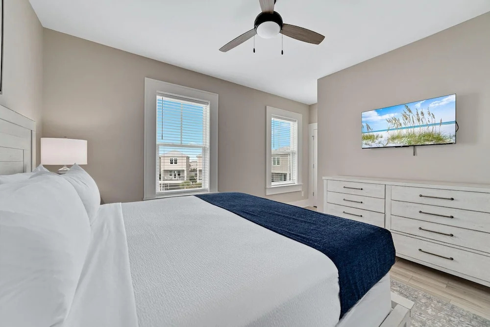 New Listing! Luxury Home, Sleeps 10 w/ Shared Pool