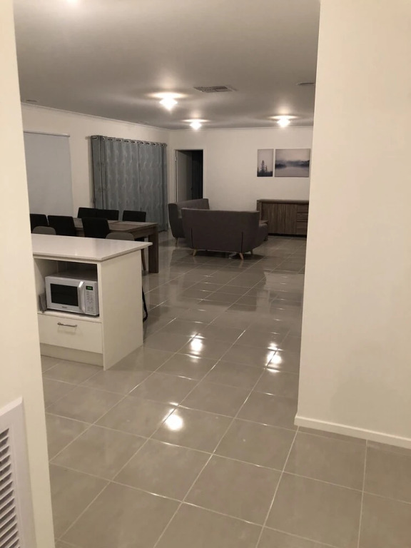 Apple House Tarneit North