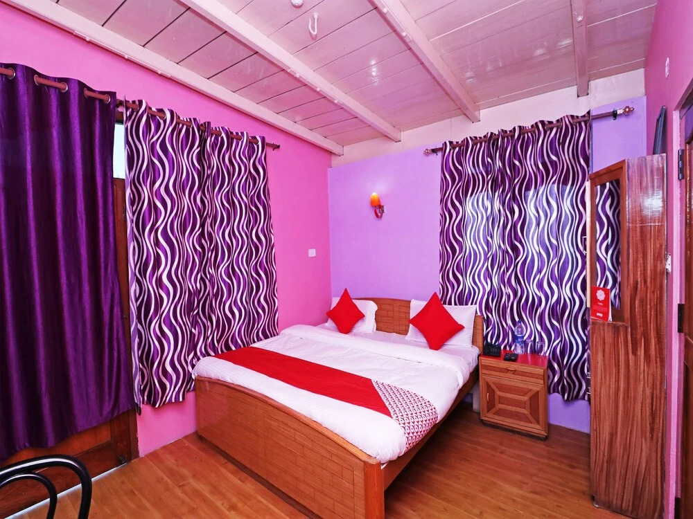 OYO 12691 Hotel Green Leaf