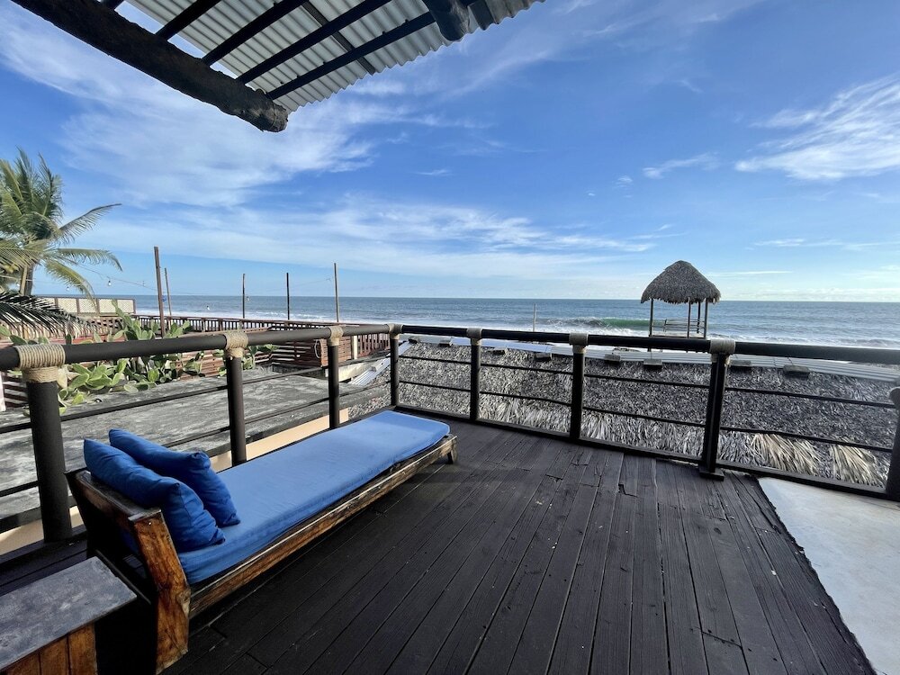 Johnnys Place Hotel