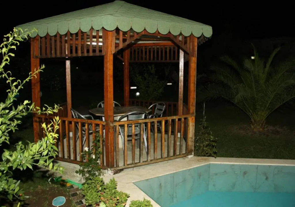 Aleks Hotel