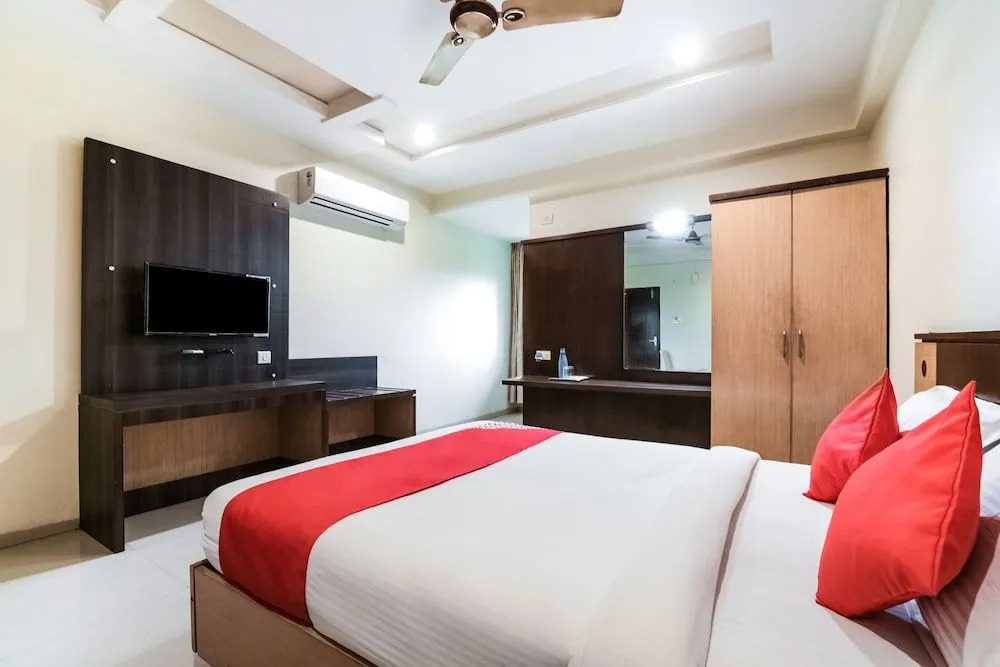 OYO 6285 Hotel AR Grand