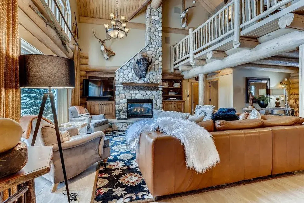 Twin Eagles Lodge