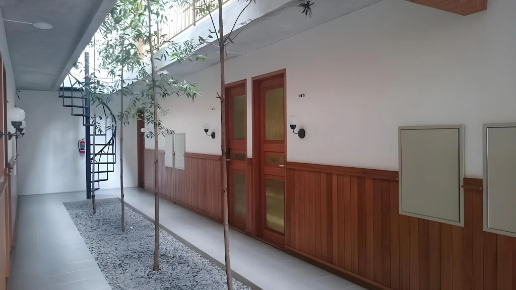 The House Tour Hotel with The Potting Shed