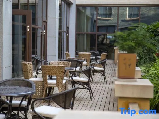 Yuanmou Grand Hotel