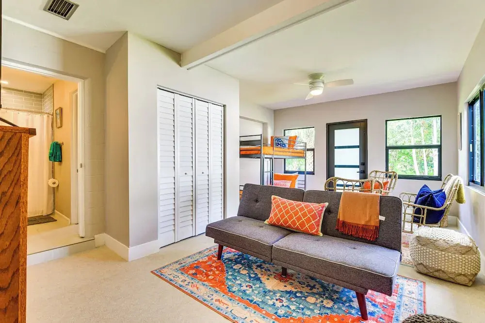 3 Mi to Downtown Bradenton: Family Home w/ Yard!