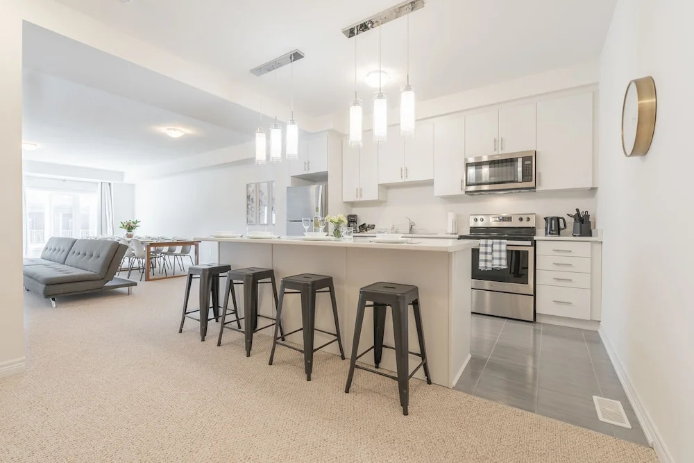 Extravagant Brand New Town House