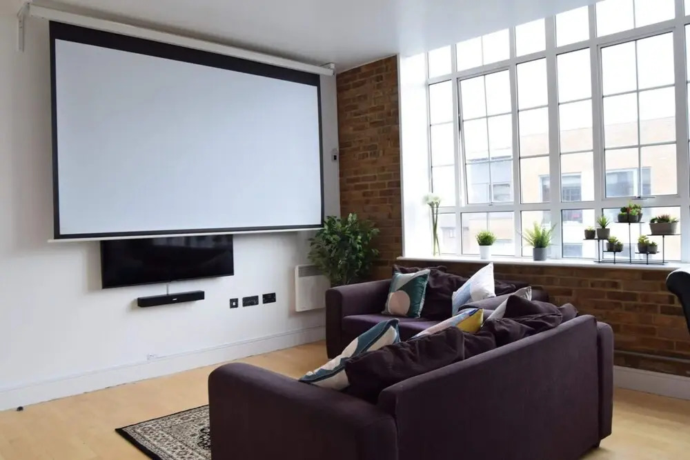 Bright Warehouse Conversion in Buzzing Peckham