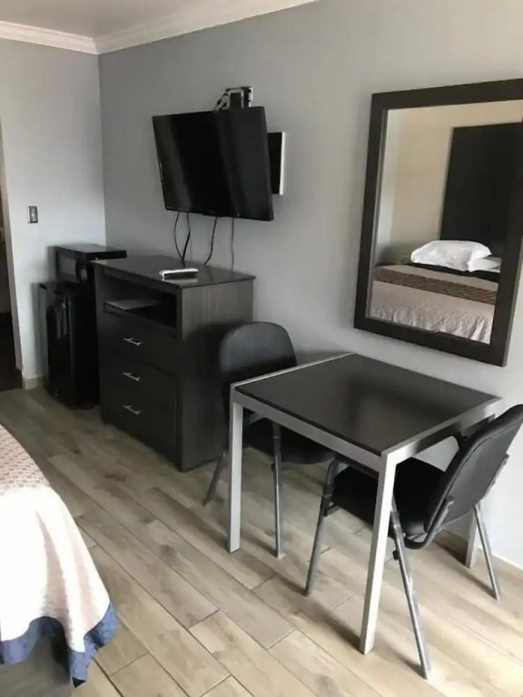 SouthTown S.A. Inn