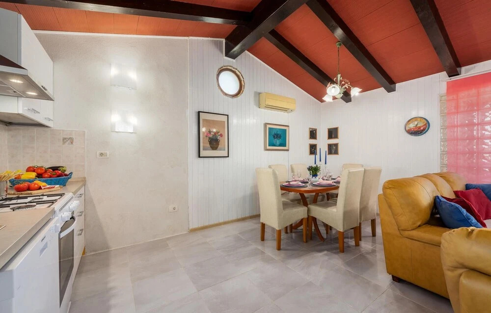 Gorgeous Home In Vizinada