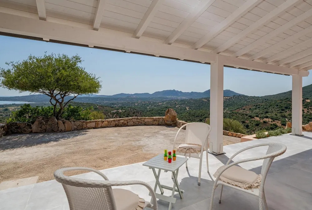 Villa Fiori con Piscina by Wonderful Italy