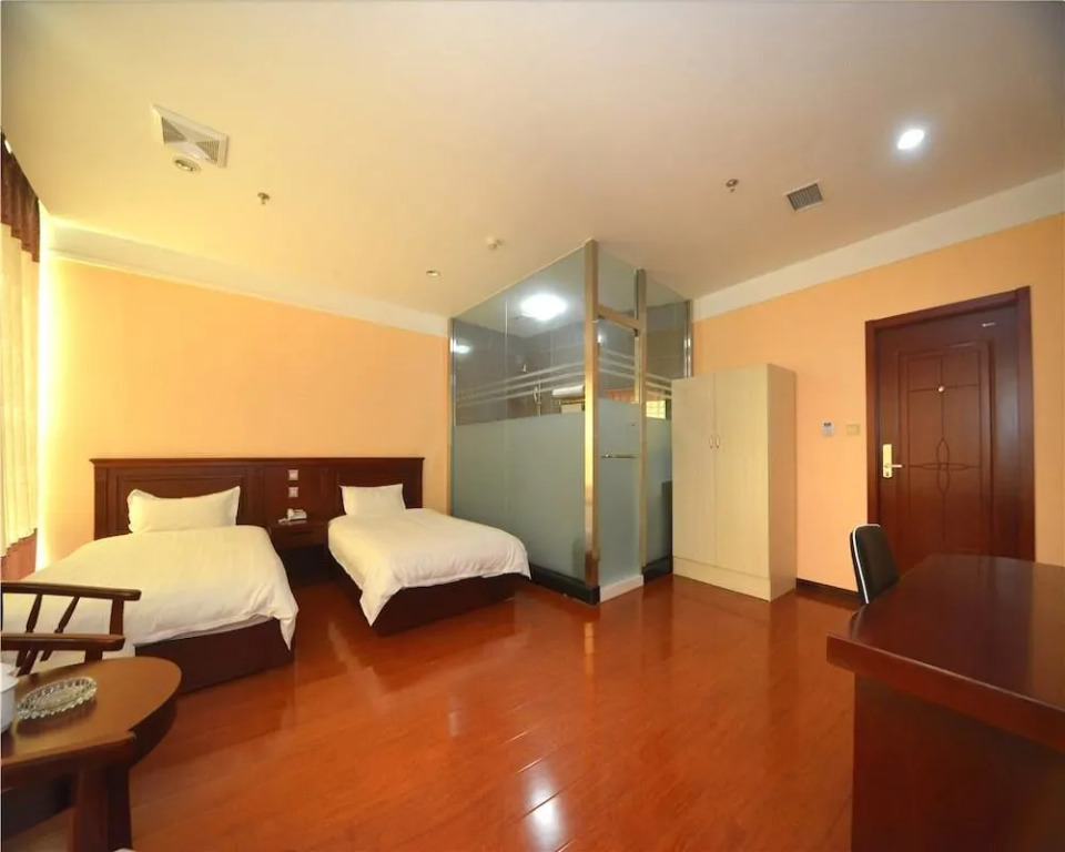 Dalian Fishing Port Hotel