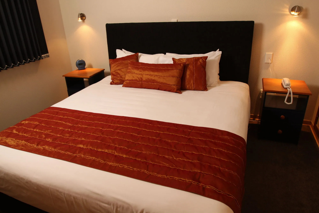 Admiralty Lodge Motel