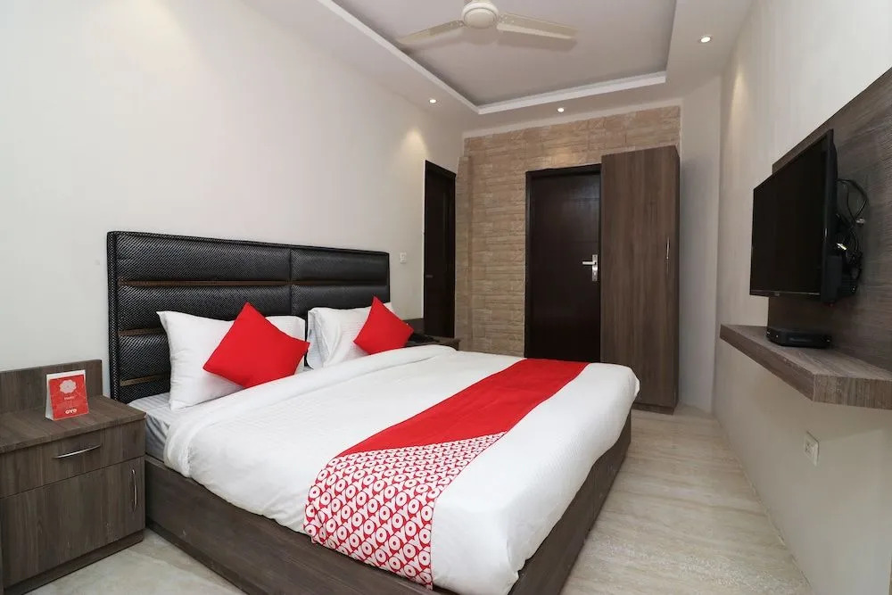 OYO 23542 Flagship Hotel Shyam
