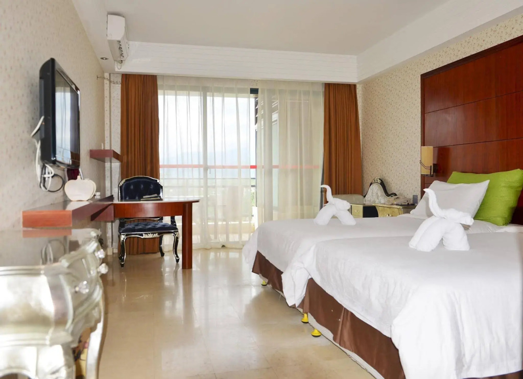 Xinglong Old Banyan Hotel - Wanning