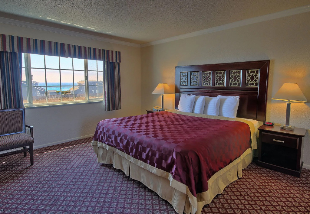 Sea Breeze Inn - San Simeon