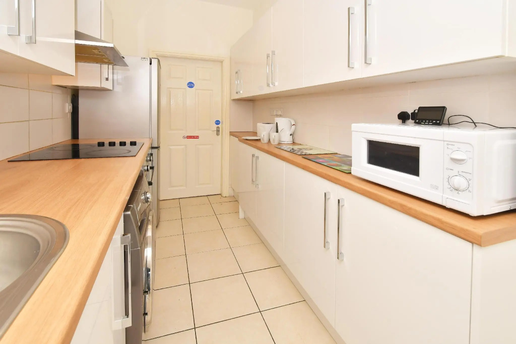 Townhouse @ 178 Ruskin Road Crewe