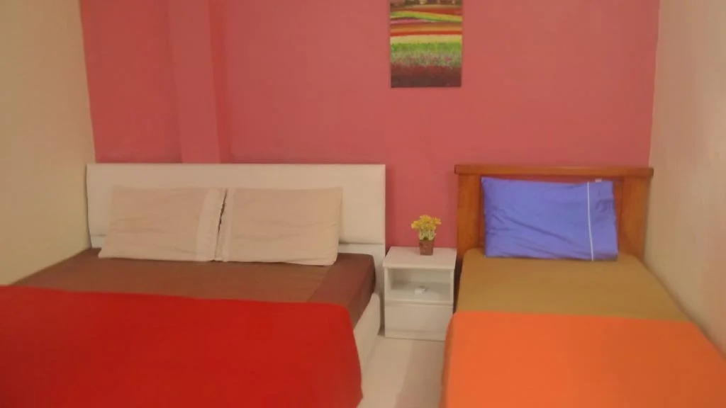 OYO 90010 Hotel Natalia Villa Inapan