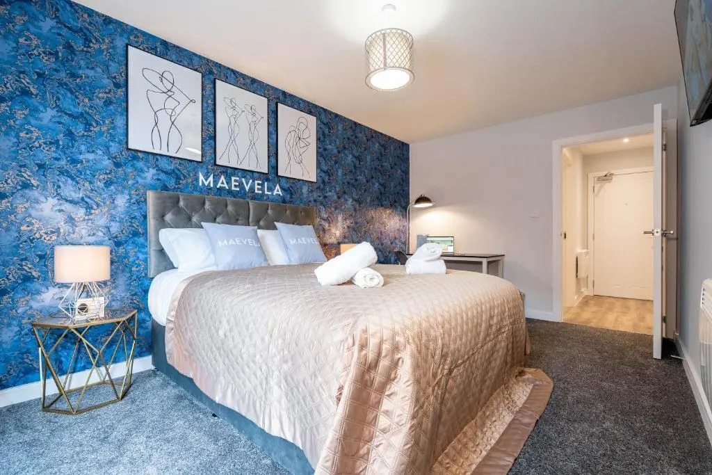 MAEVELA Apartments - ULTRA High-End New Build Apartment ✪ City Centre, Digbeth ✓ With JULIET BALCONY - ROOFTOP TERRACE - PS4 & Smart TV's