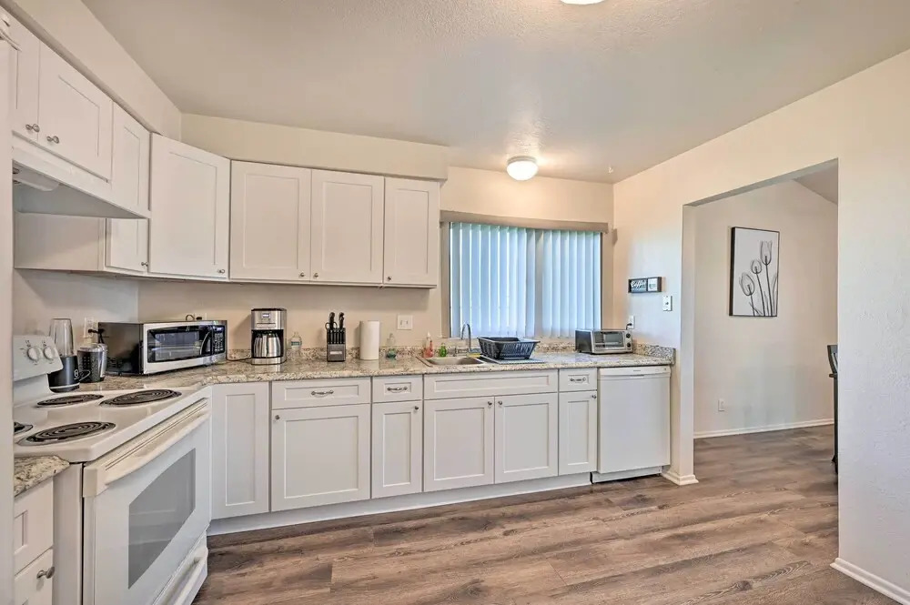 Family-Friendly Oceanside Home 5 Mi to Beach