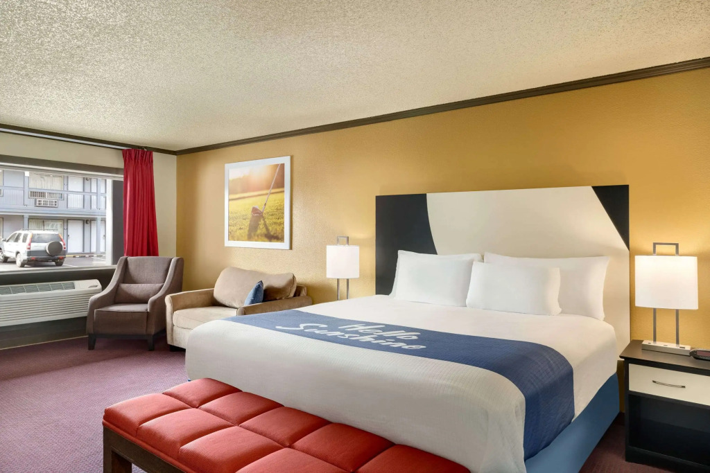 Days Inn by Wyndham Bend