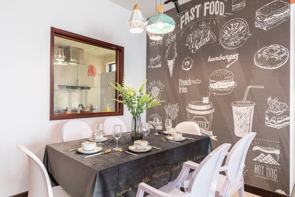 Locals Boutique Apartment  Huafa  No.10