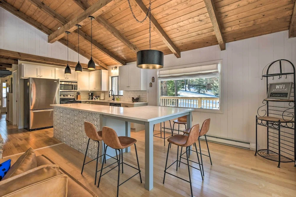 Angel Fire Cabin < 3 Miles to Skiing, Golf & Lake
