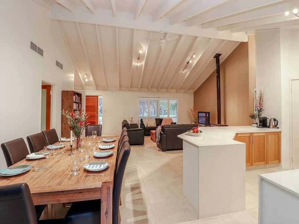 Seabreeze House