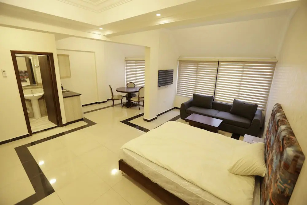 Suite Hotel