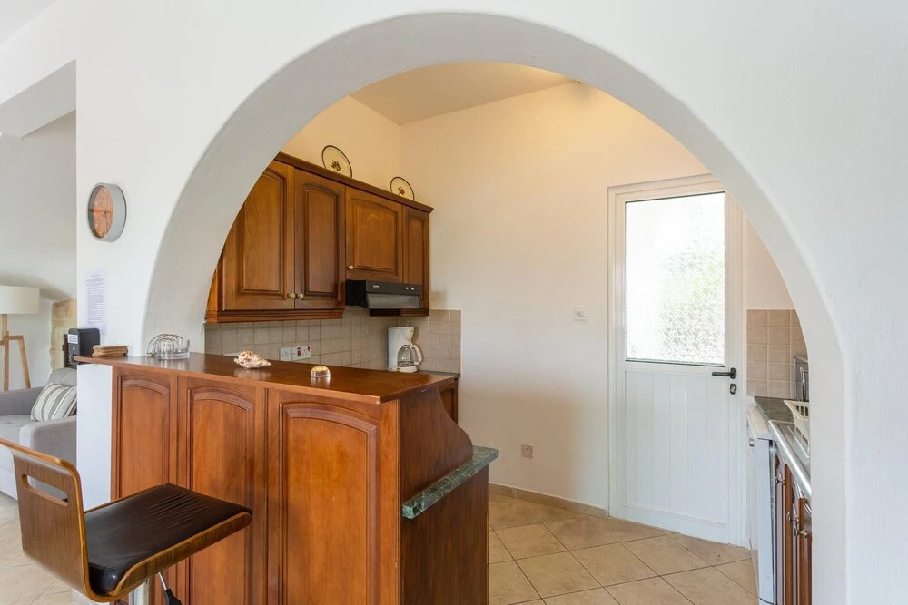 Villa Chrysanthemum Large Private Pool Walk to Beach A C Wifi